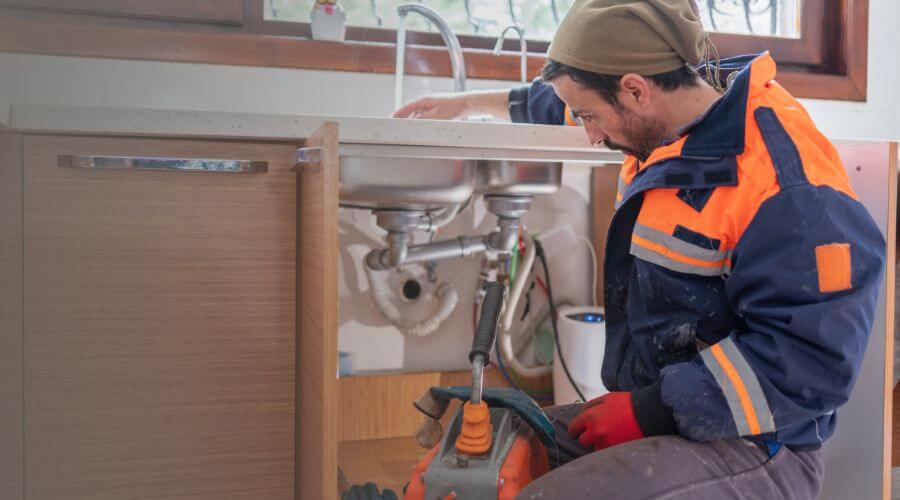 Professional sink repair in Lakeshore, FL
